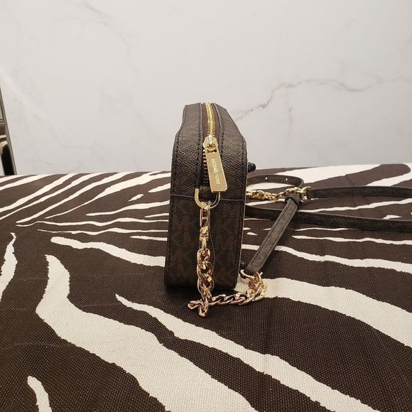 Michael Kors NYC Taxi Clutch Set - Picture 5 of 7